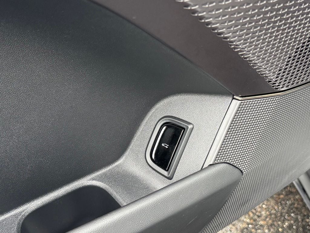 2025 Cadillac LYRIQ Sport 1 - Photo 47