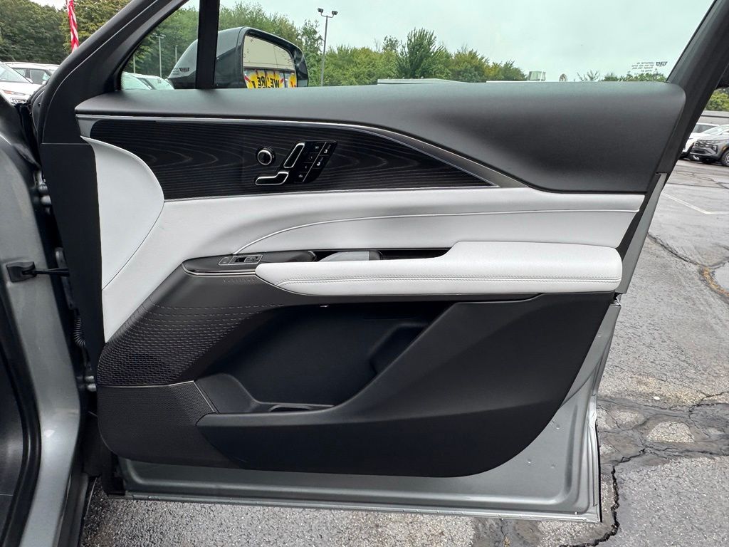 2025 Cadillac LYRIQ Sport 1 - Photo 35