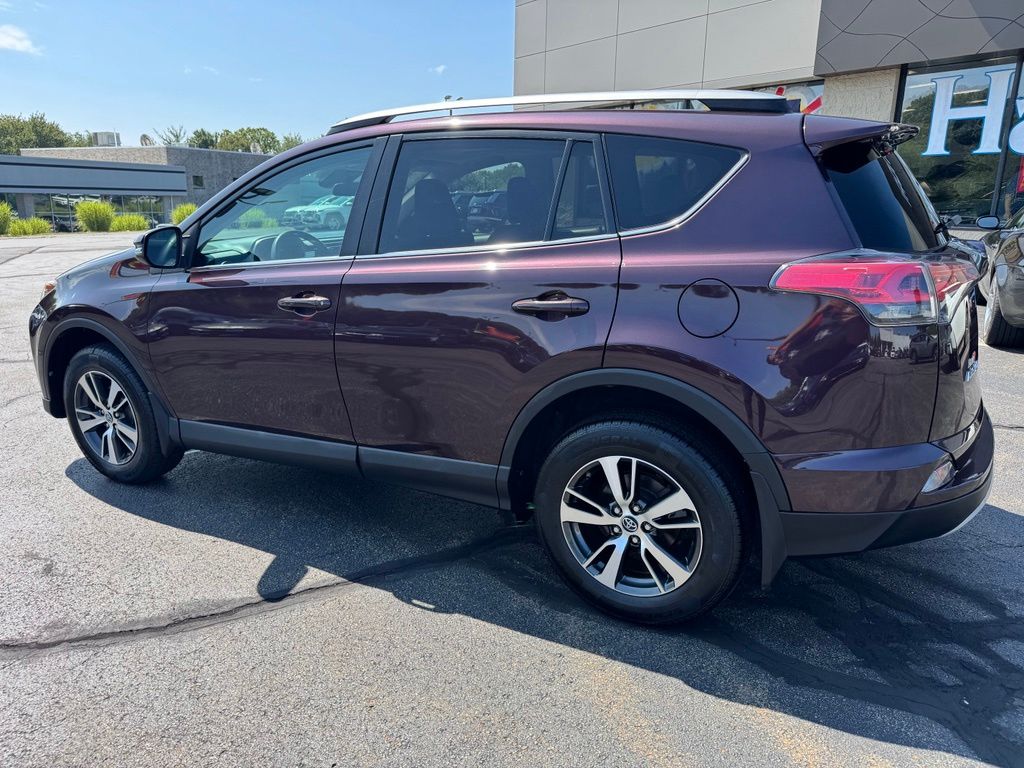 2018 Toyota RAV4 XLE - Photo 7