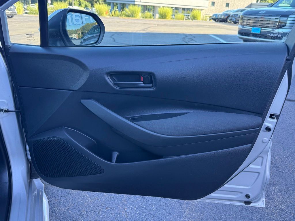 2022 Toyota Corolla LE - Photo 29