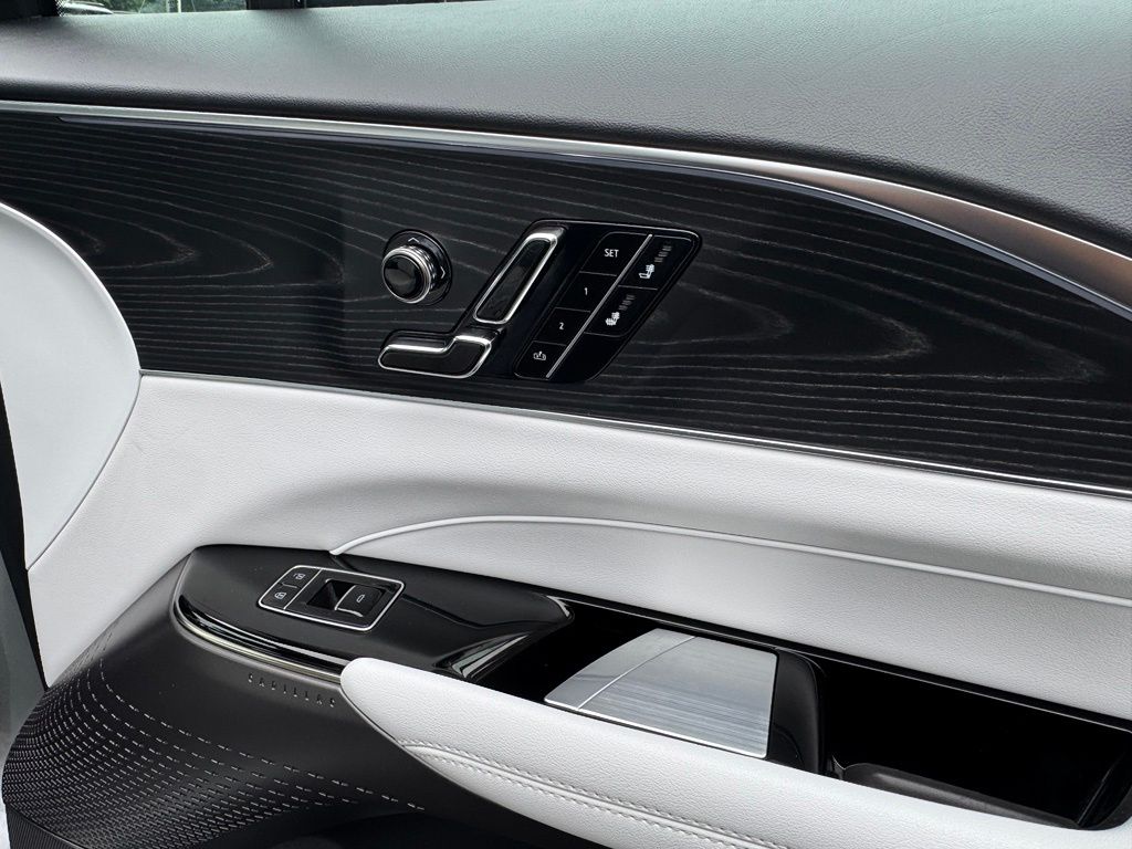 2025 Cadillac LYRIQ Sport 1 - Photo 36