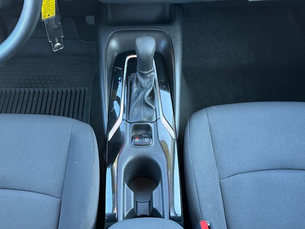 2022 Toyota Corolla LE - Photo 17