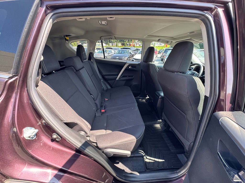 2018 Toyota RAV4 XLE - Photo 22