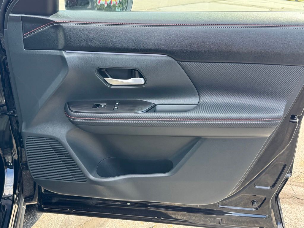 2025 Nissan Kicks SR AWD - Photo 27