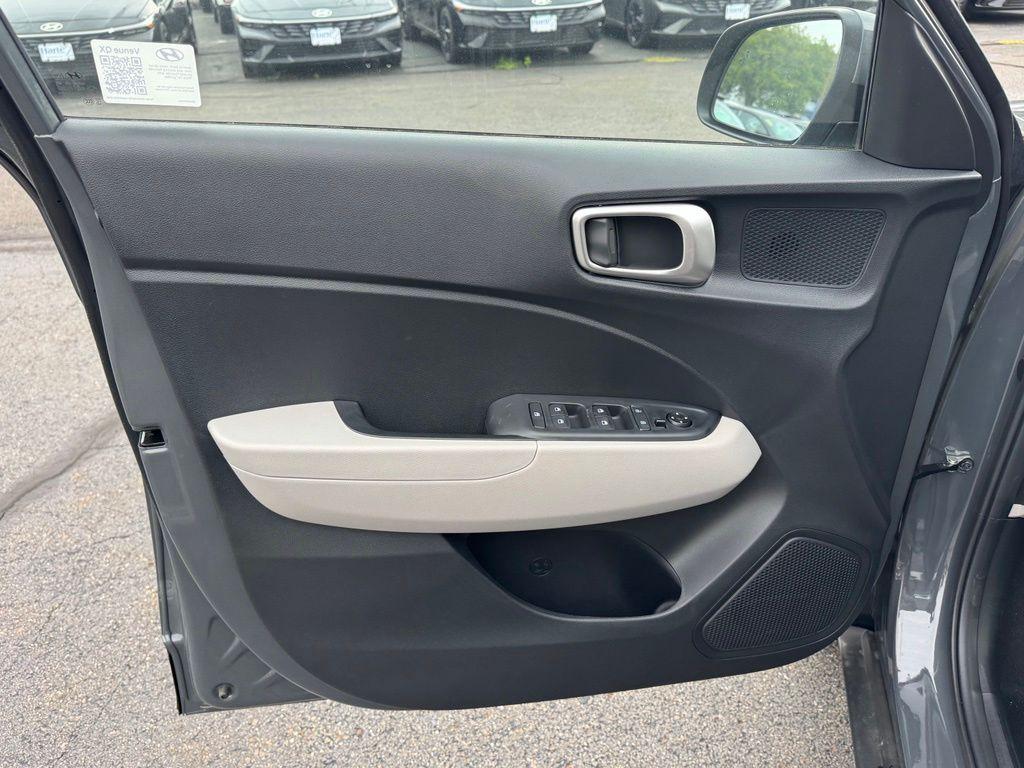 2026 Hyundai Venue SEL - Photo 23