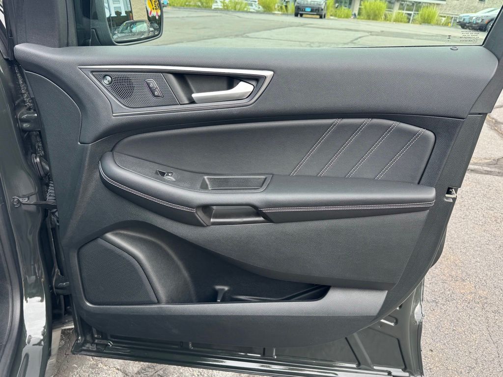 2022 Ford Edge ST - Photo 32