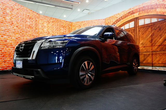 Used 2024 Nissan Pathfinder SL SUV