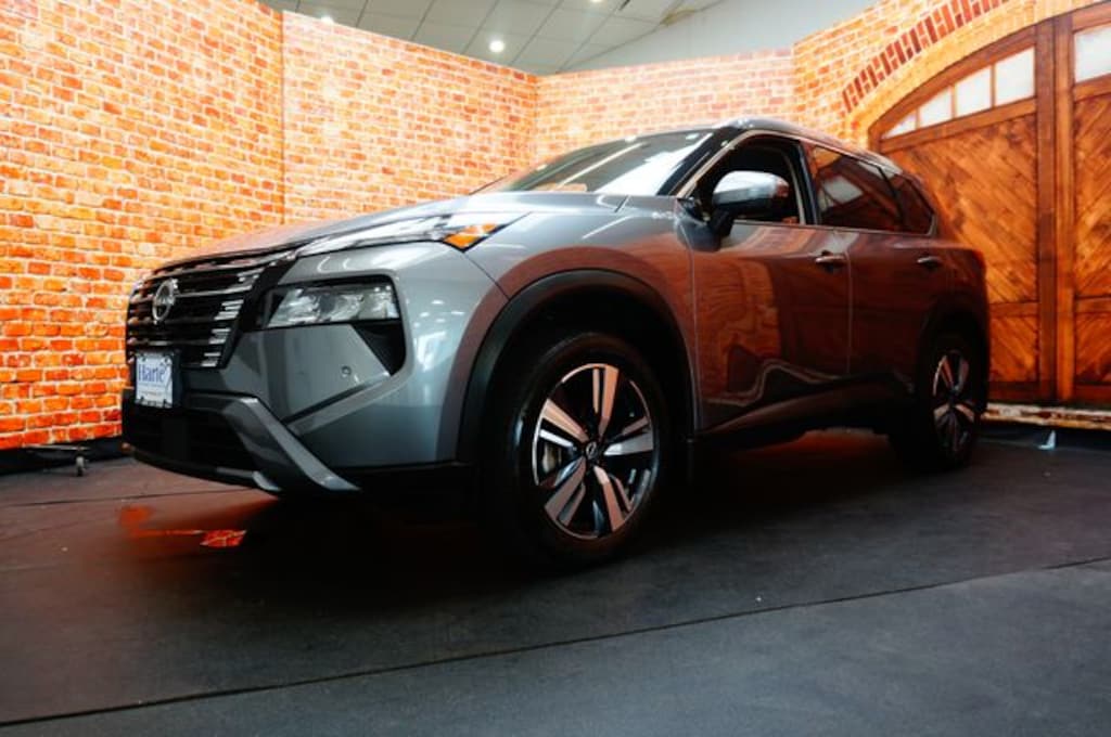 Used 2024 Nissan Rogue SL SUV