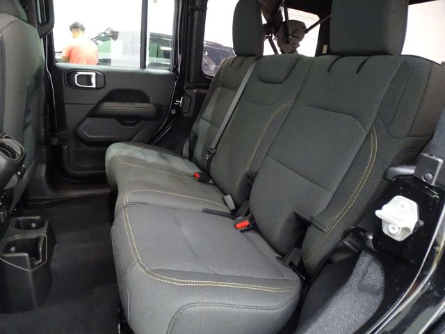 2024 Jeep Wrangler 4-Door Sahara - Photo 11