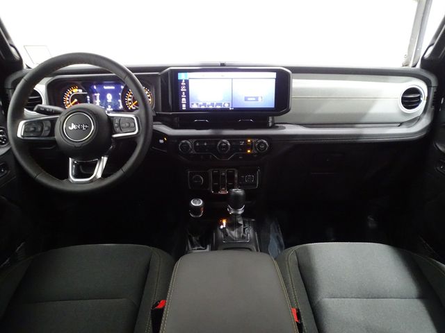 2024 Jeep Wrangler 4-Door Sahara - Photo 28