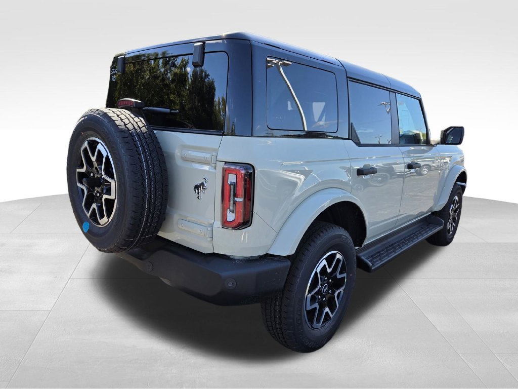 New 2026 Ford Bronco Outer Banks SUV