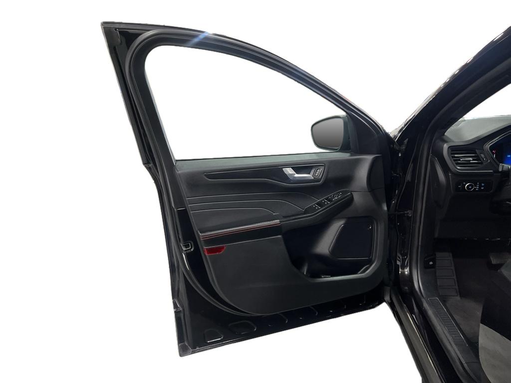 2025 Ford Escape ST-Line Select - Photo 26