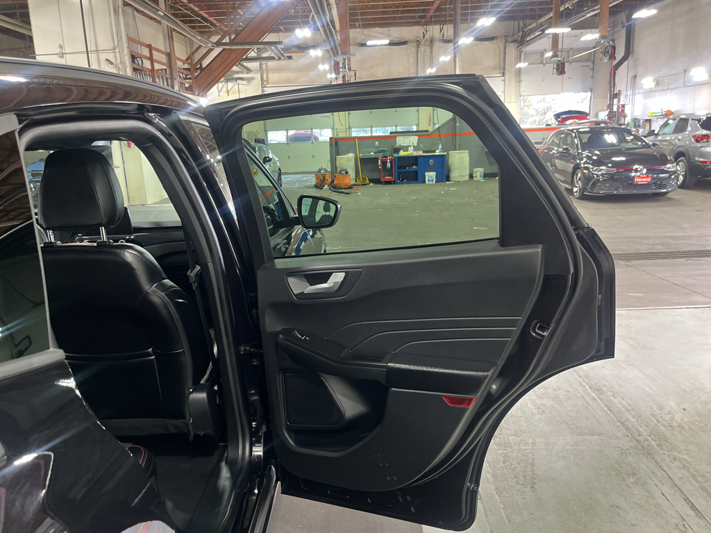 2025 Ford Escape ST-Line Select - Photo 29