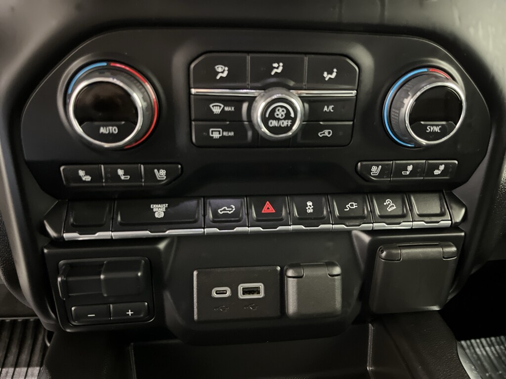 2022 Chevrolet Silverado 2500HD LTZ - Photo 16