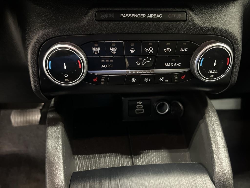 2025 Ford Escape ST-Line Select - Photo 24