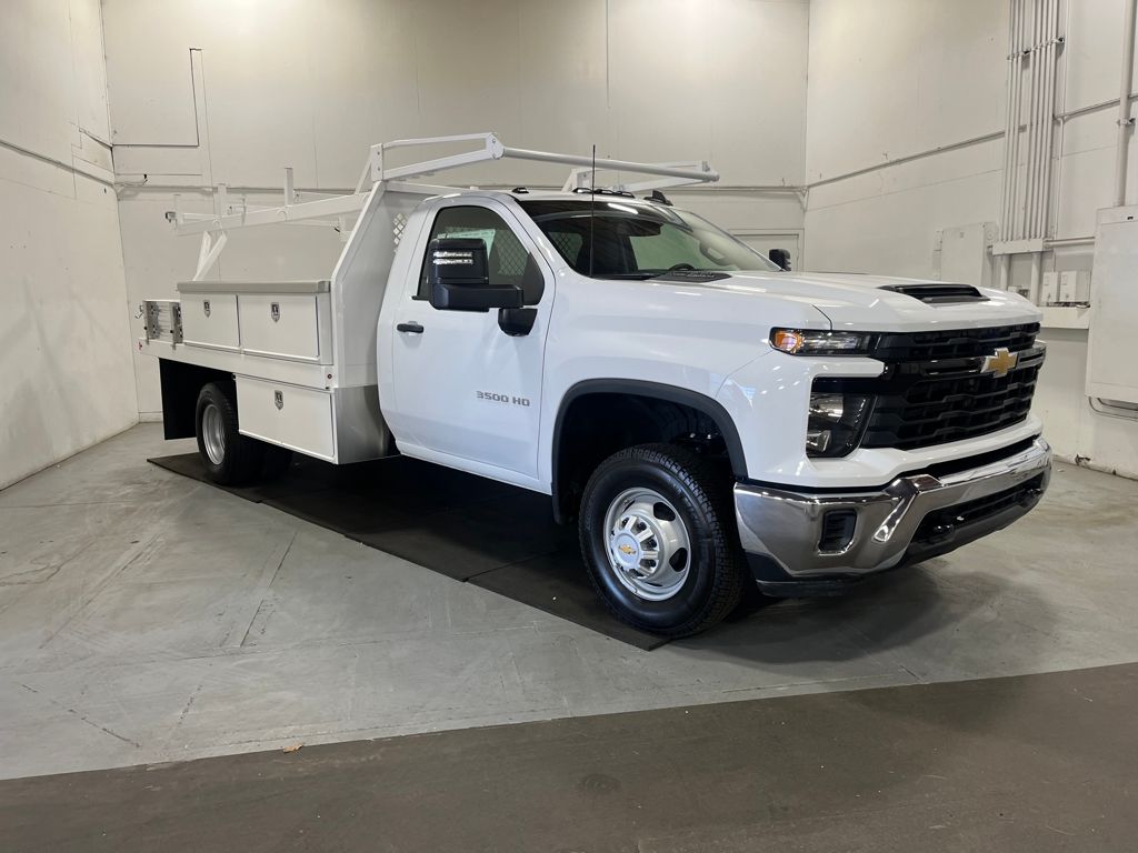 2025 Chevrolet Silverado 3500 Chassis Cab
