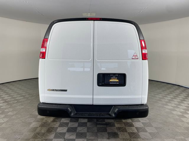 2026 Chevrolet Express Cargo Work Van - Photo 14