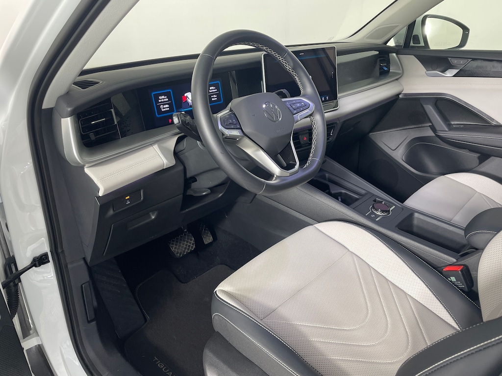 Certified 2025 Volkswagen Tiguan 2.0T SE SUV