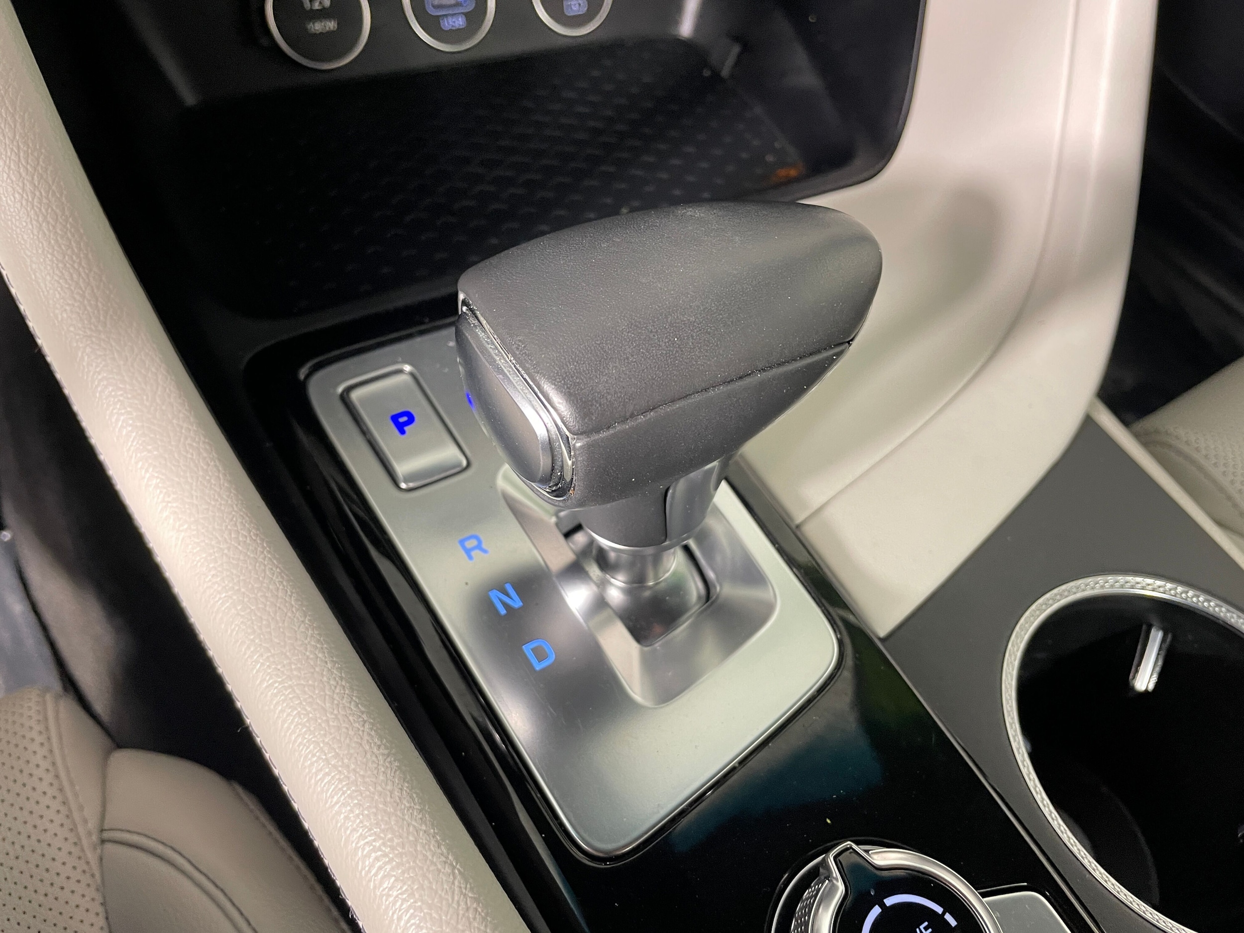 2024 GENESIS G70 Standard - Photo 11