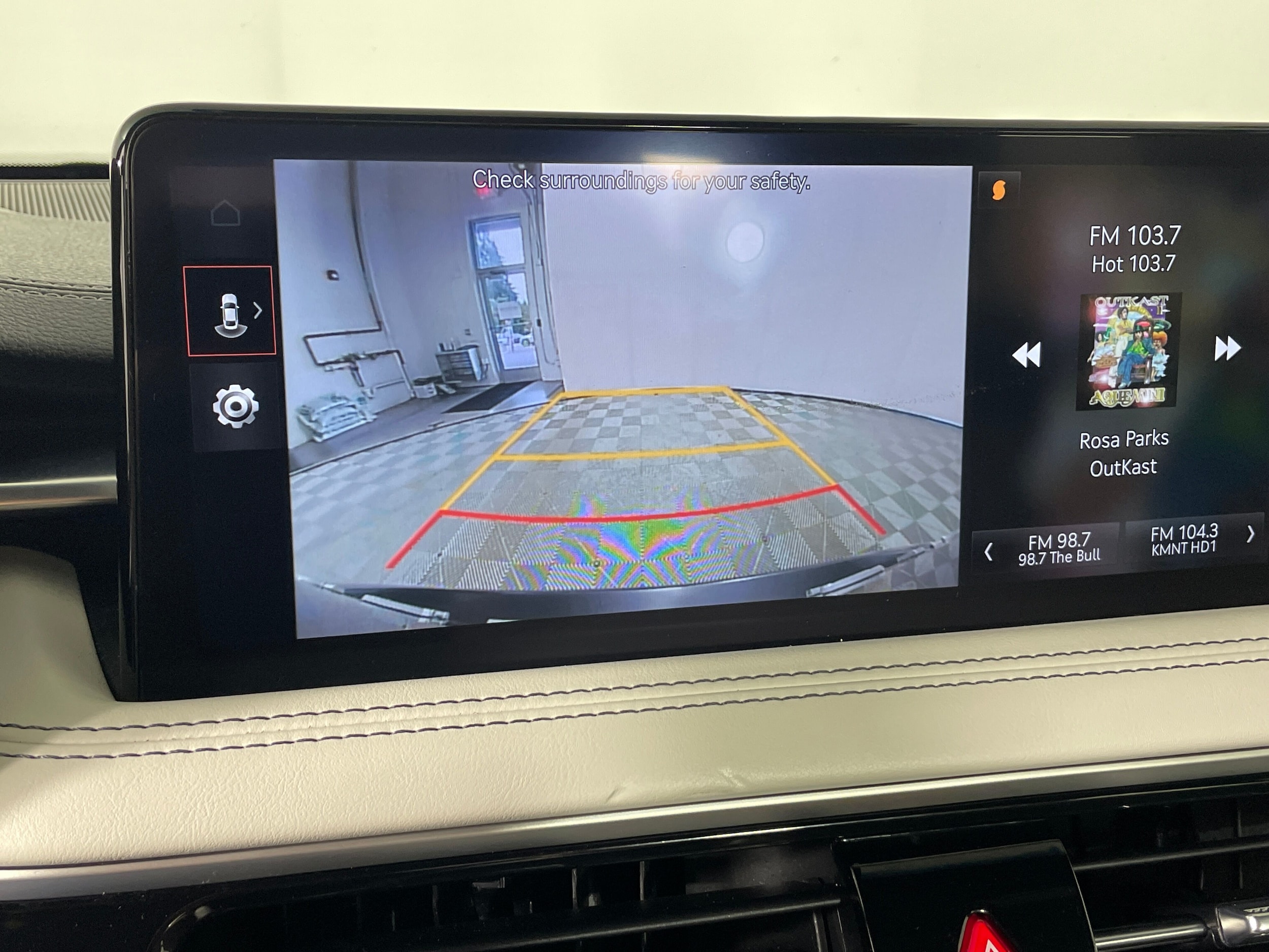 2024 GENESIS G70 Standard - Photo 9