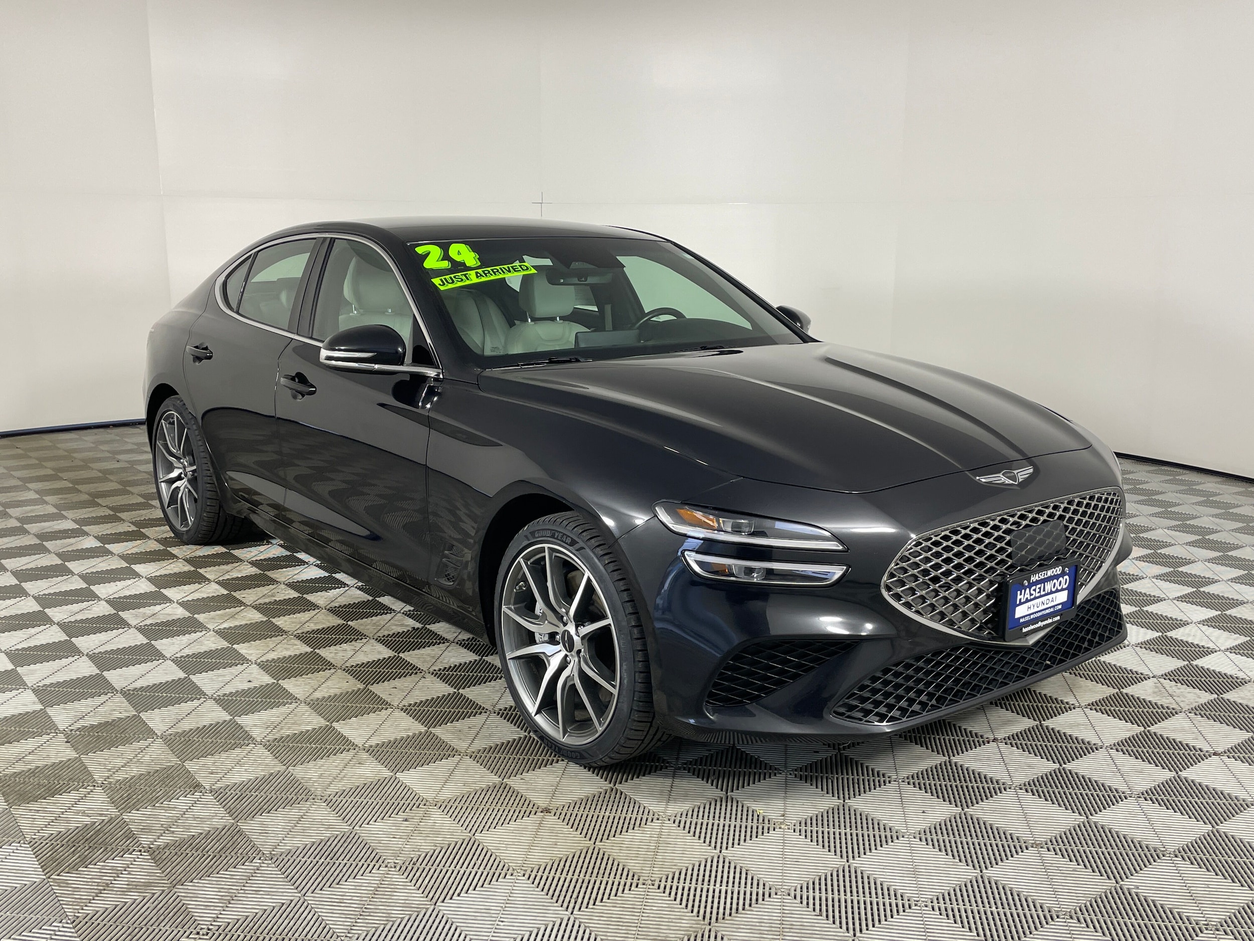 2024 GENESIS G70 Standard - Photo 27