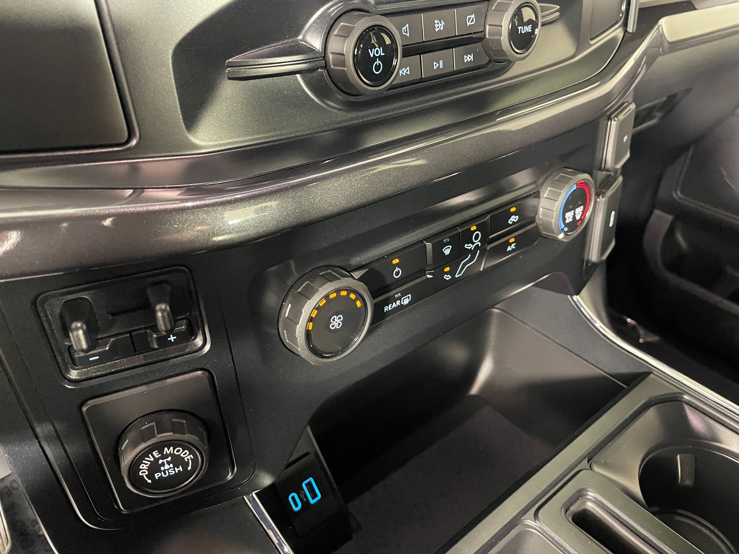 2023 Ford F-150 XL - Photo 8