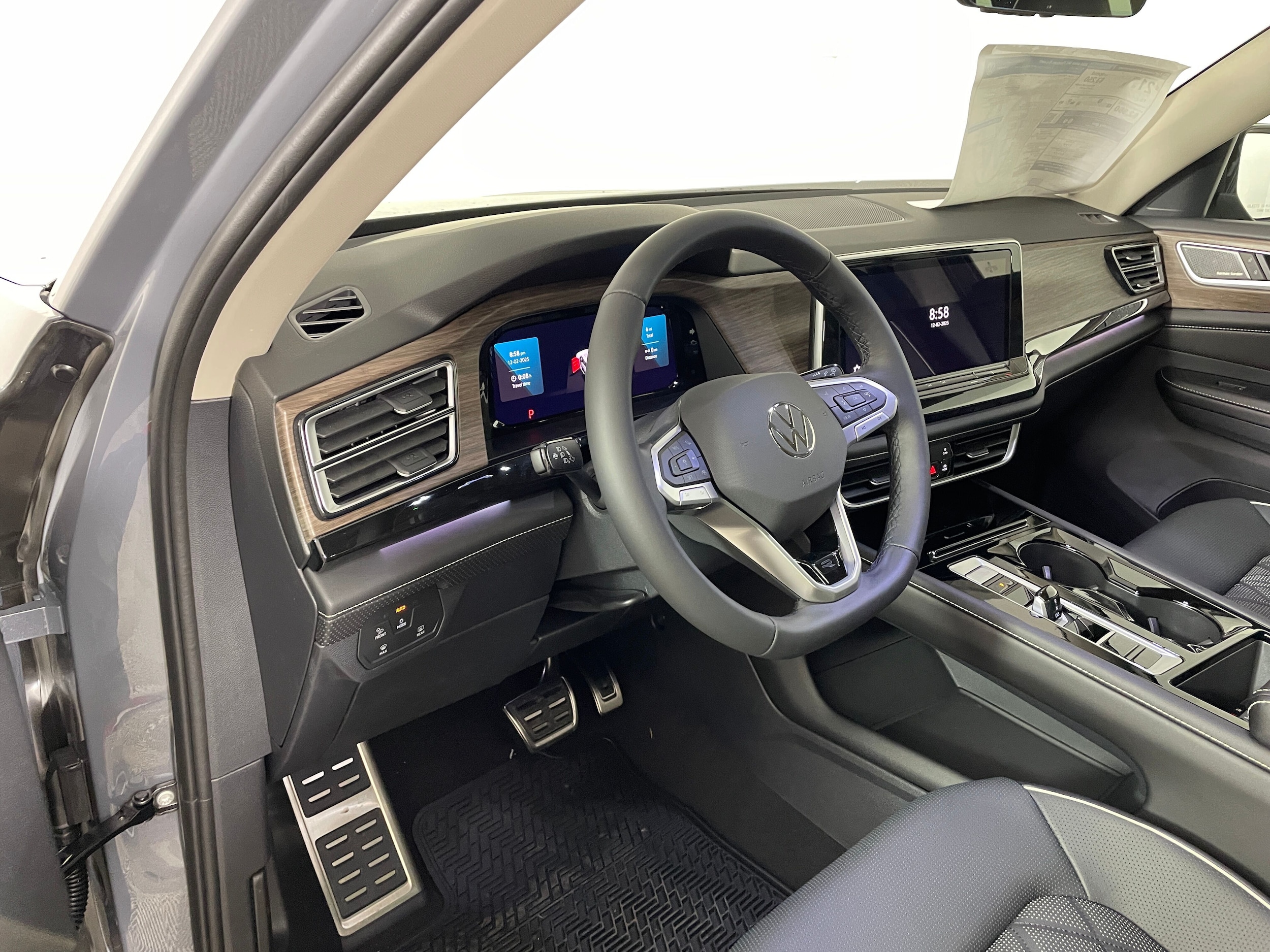 2026 Volkswagen Atlas SEL Premium R-Line - Photo 2