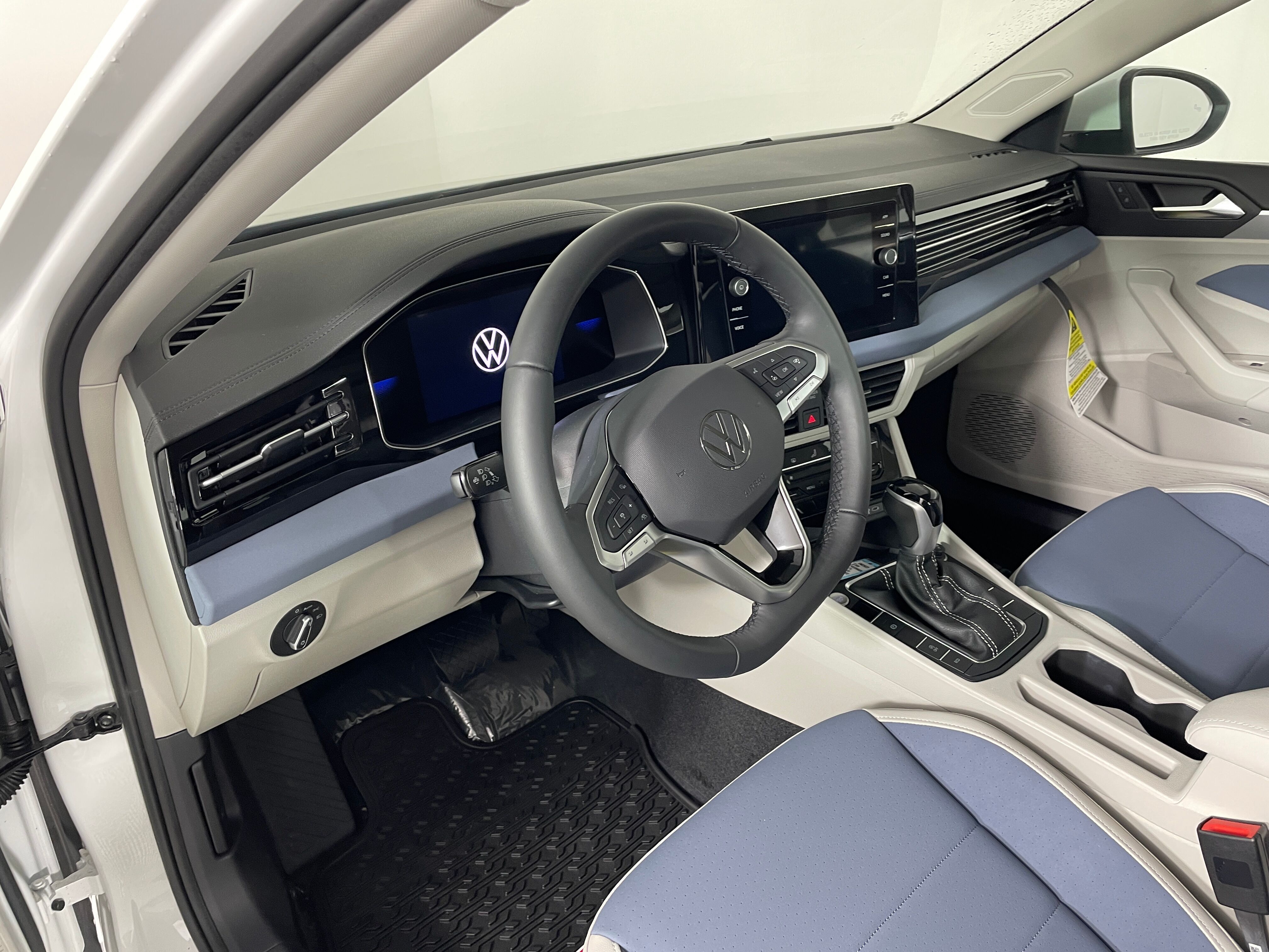 New 2026 Volkswagen Jetta 1.5T SE Sedan