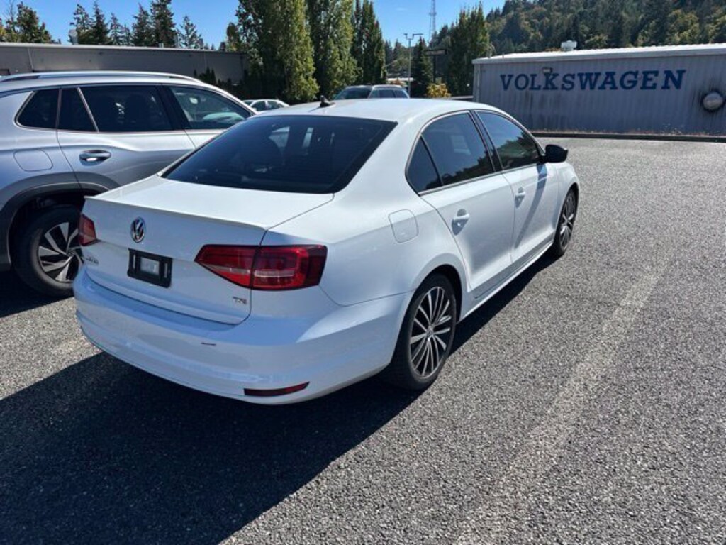 Used 2015 Volkswagen Jetta 1.8T Sport Sedan