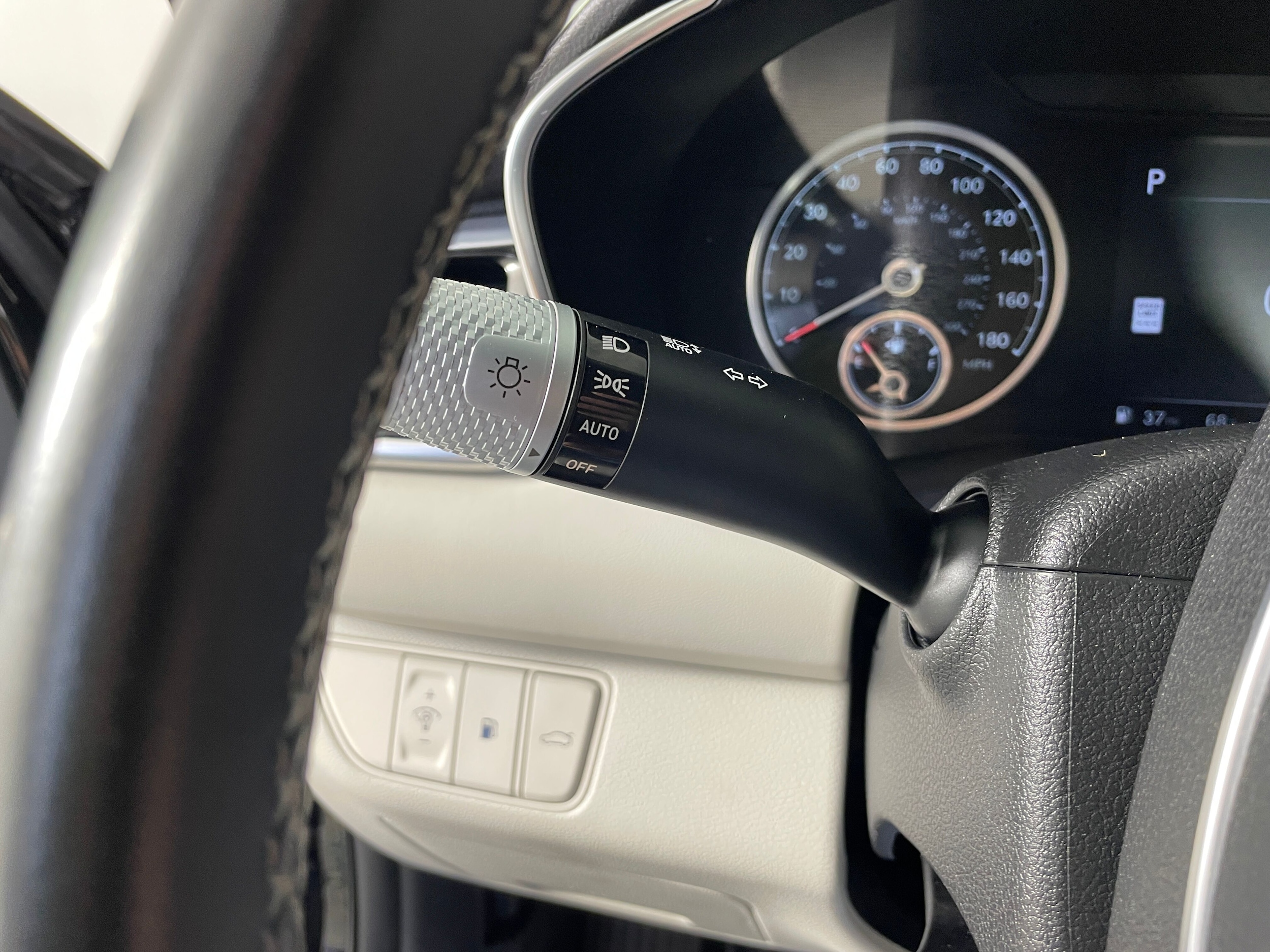2024 GENESIS G70 Standard - Photo 15