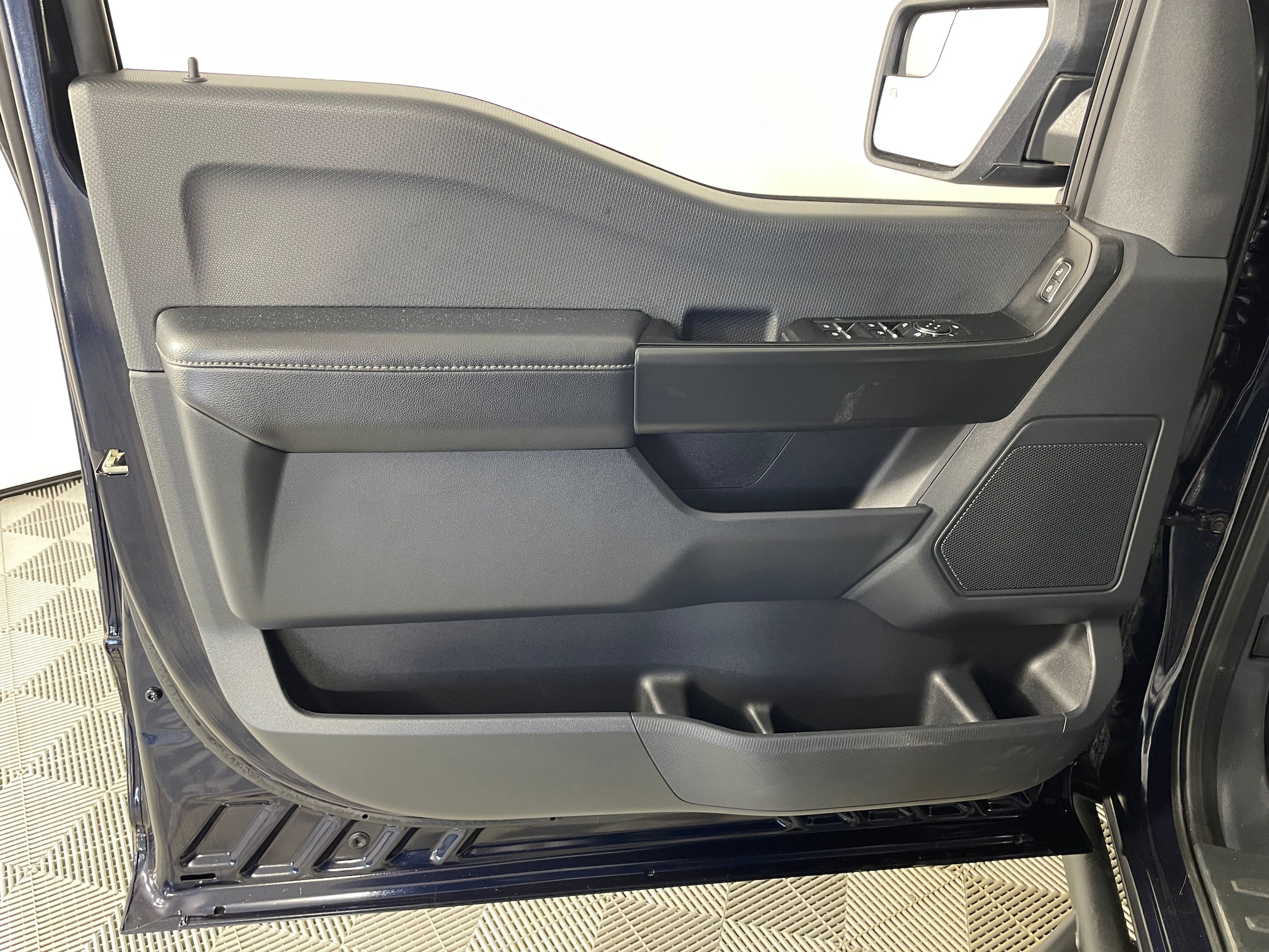 2023 Ford F-150 XL - Photo 14
