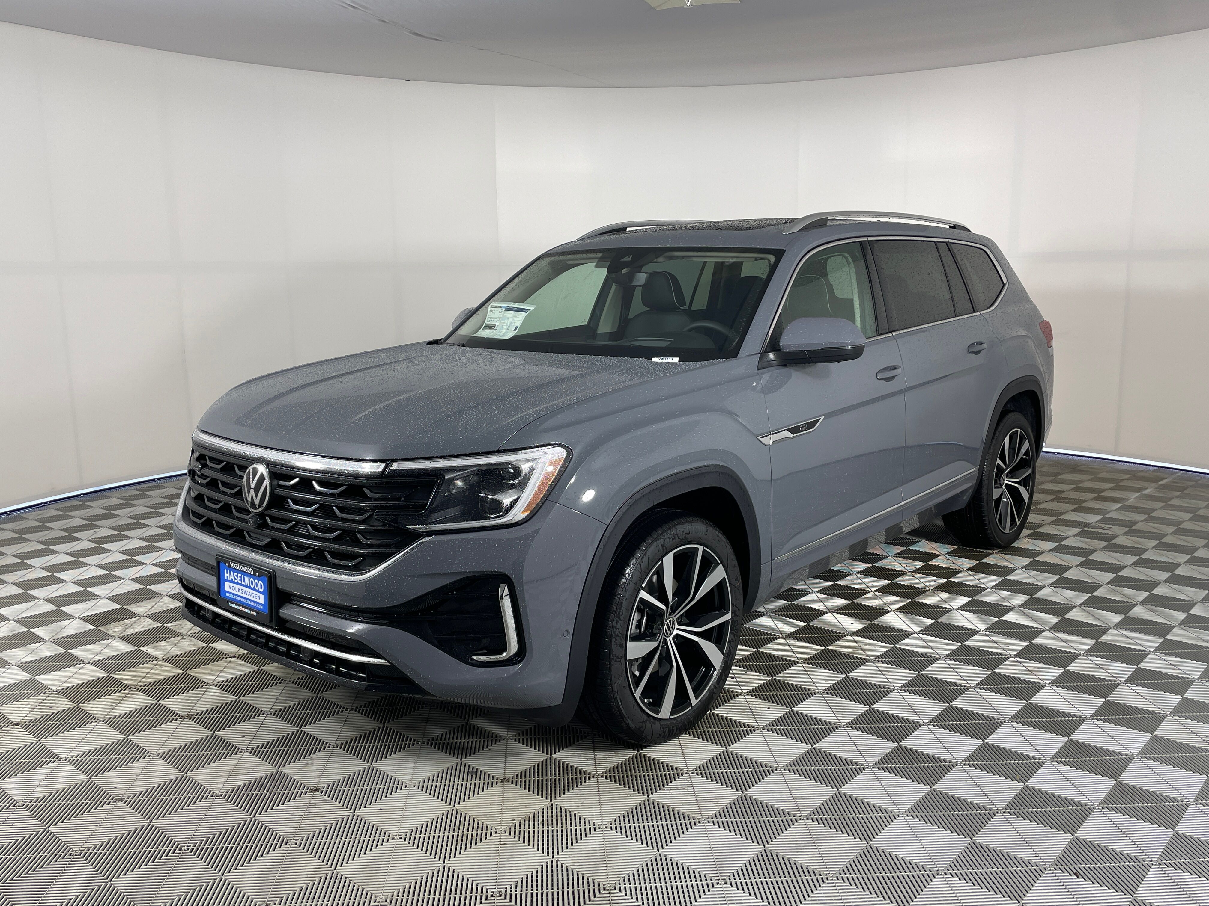 2026 Volkswagen Atlas SEL Premium R-Line SUV