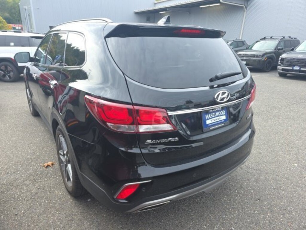 Used 2017 Hyundai Santa Fe SE Ultimate SUV