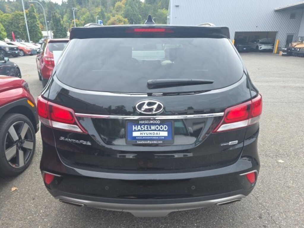 Used 2017 Hyundai Santa Fe SE Ultimate SUV