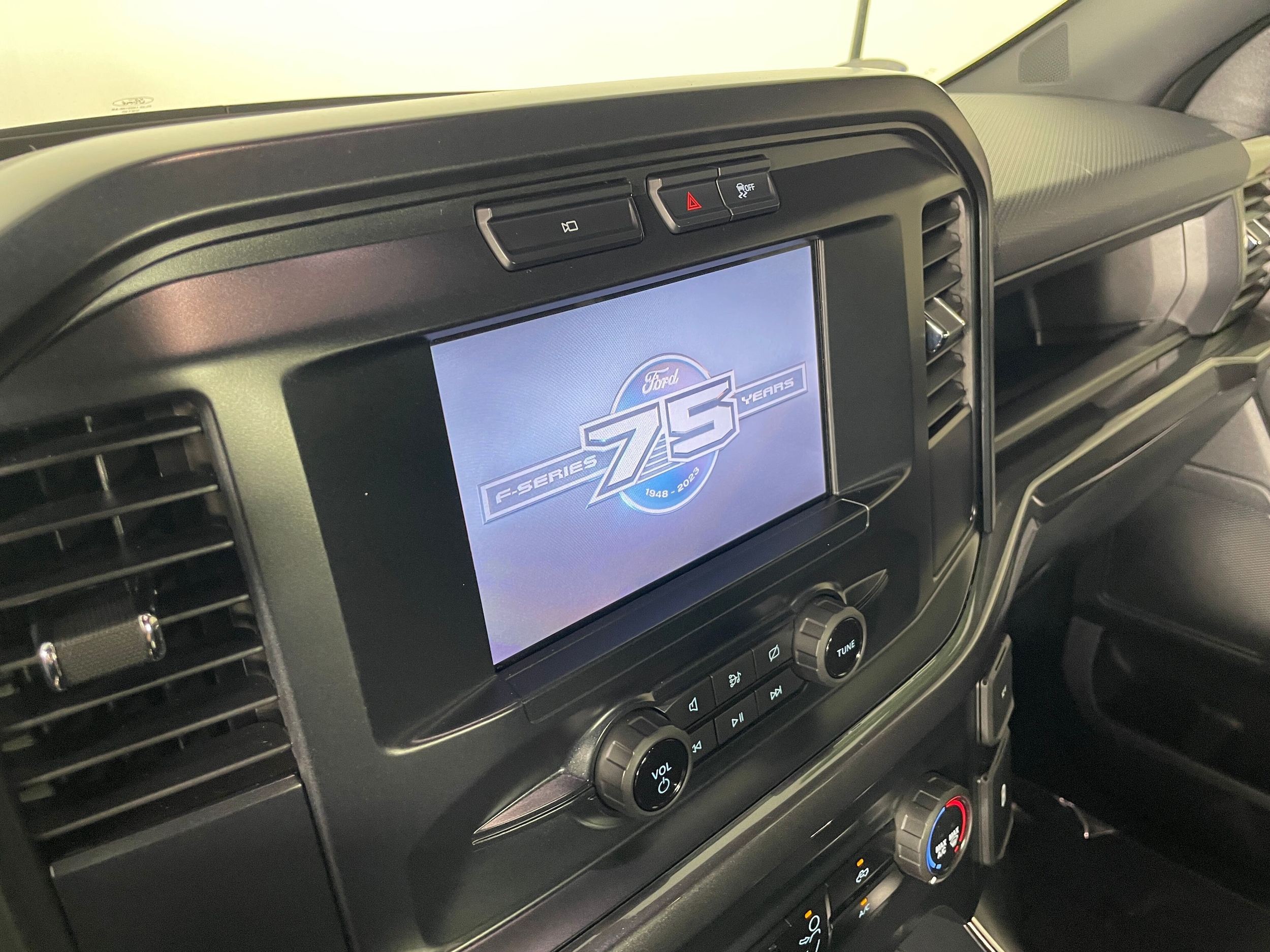 2023 Ford F-150 XL - Photo 7