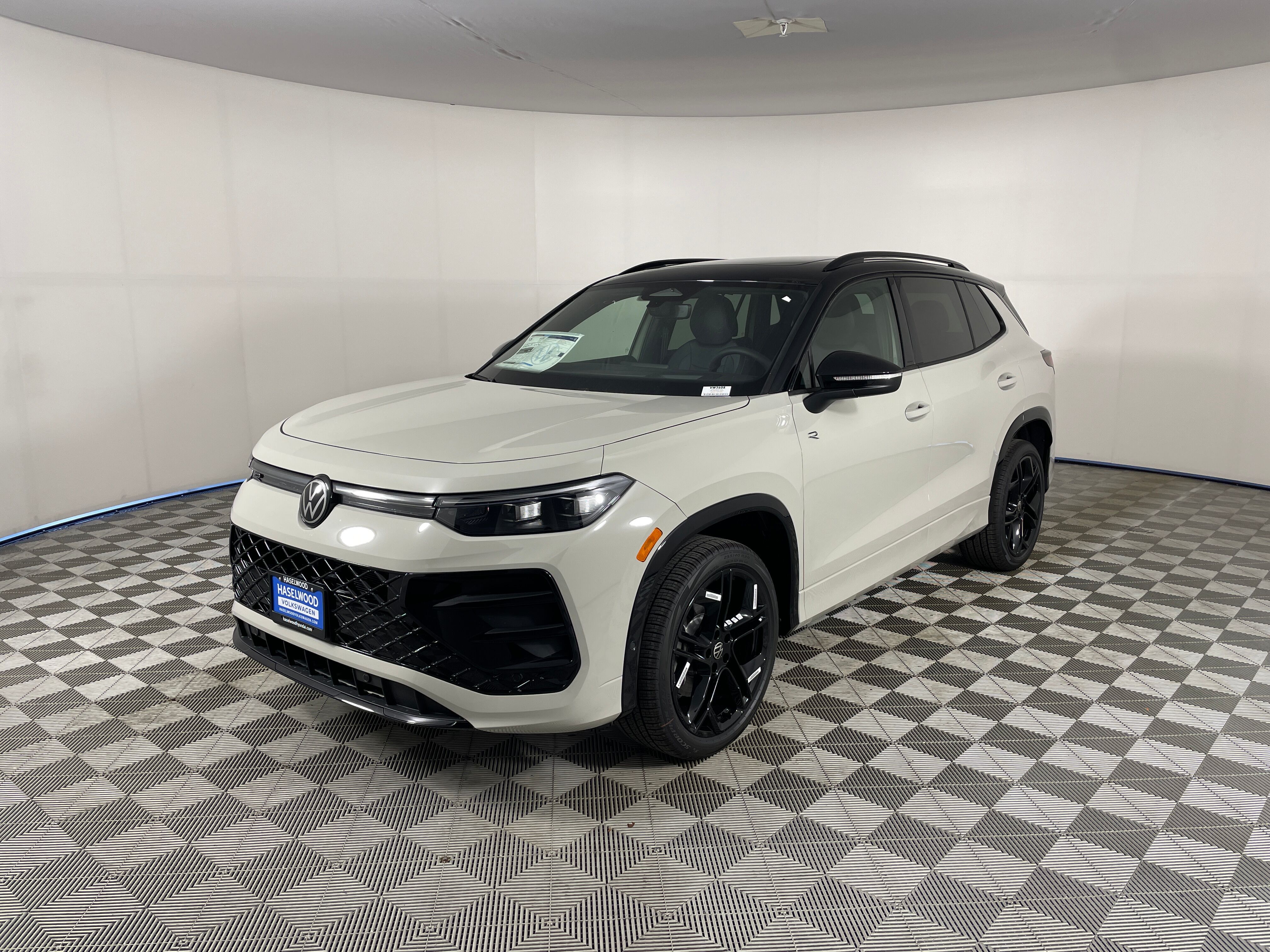 New 2026 Volkswagen Tiguan SE R-Line Black SUV