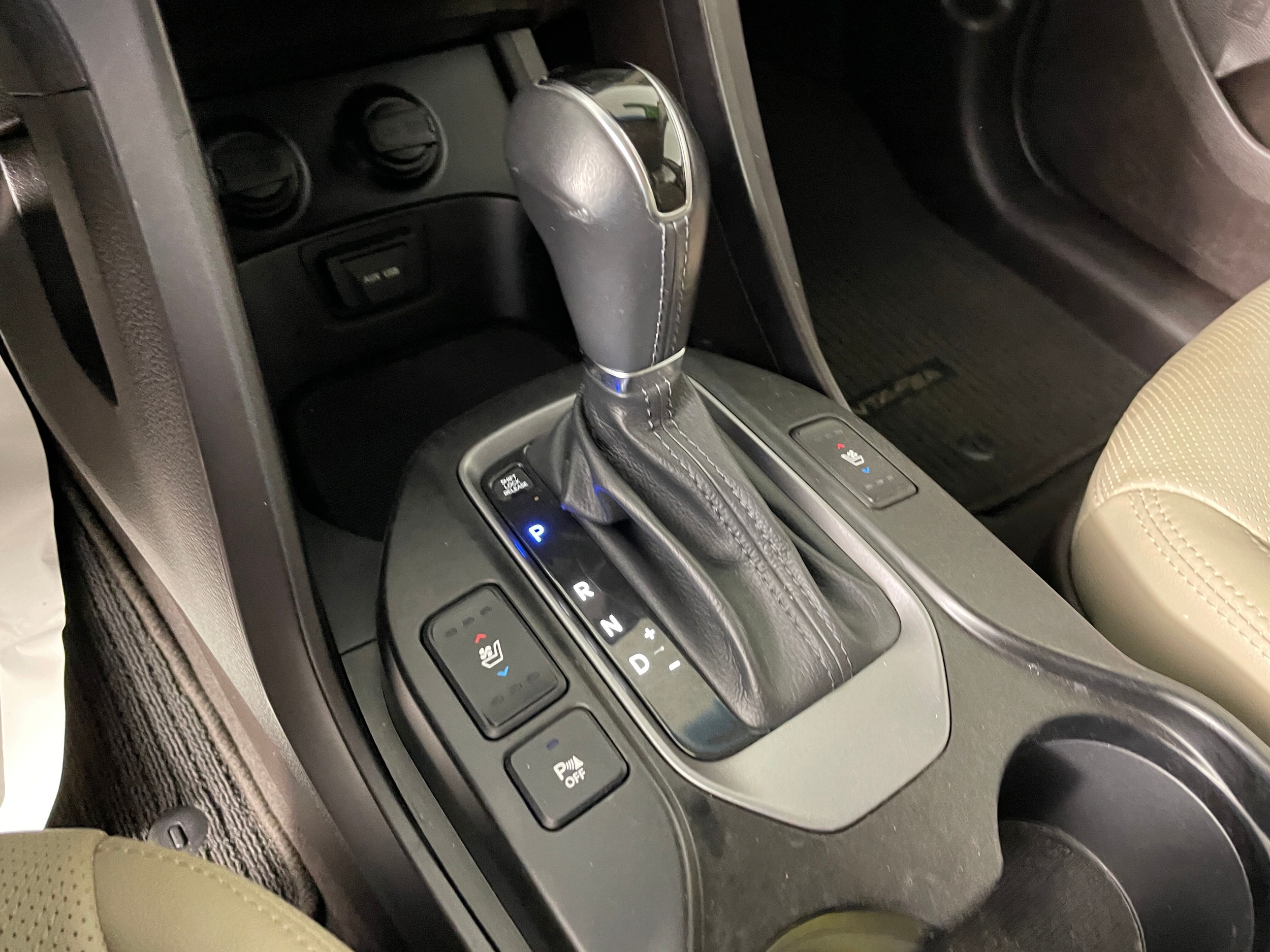 2015 Hyundai Santa Fe Limited - Photo 9