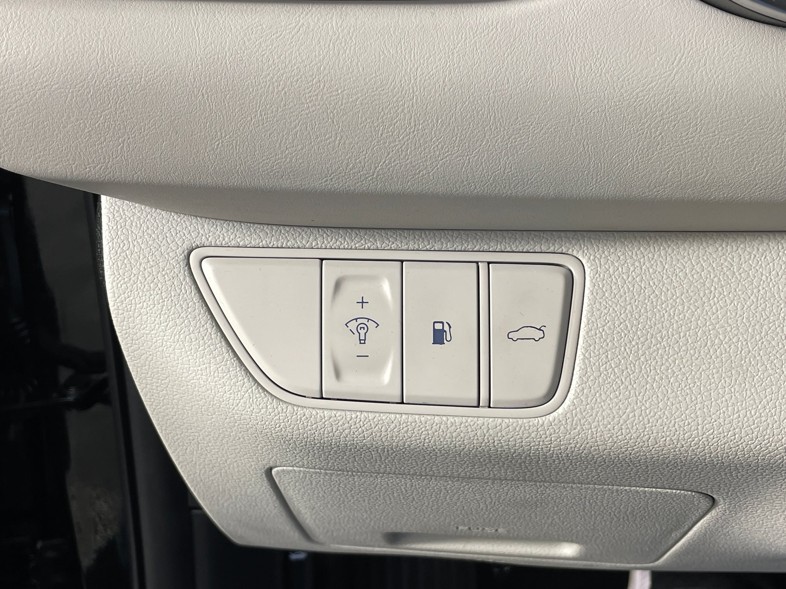 2024 GENESIS G70 Standard - Photo 17
