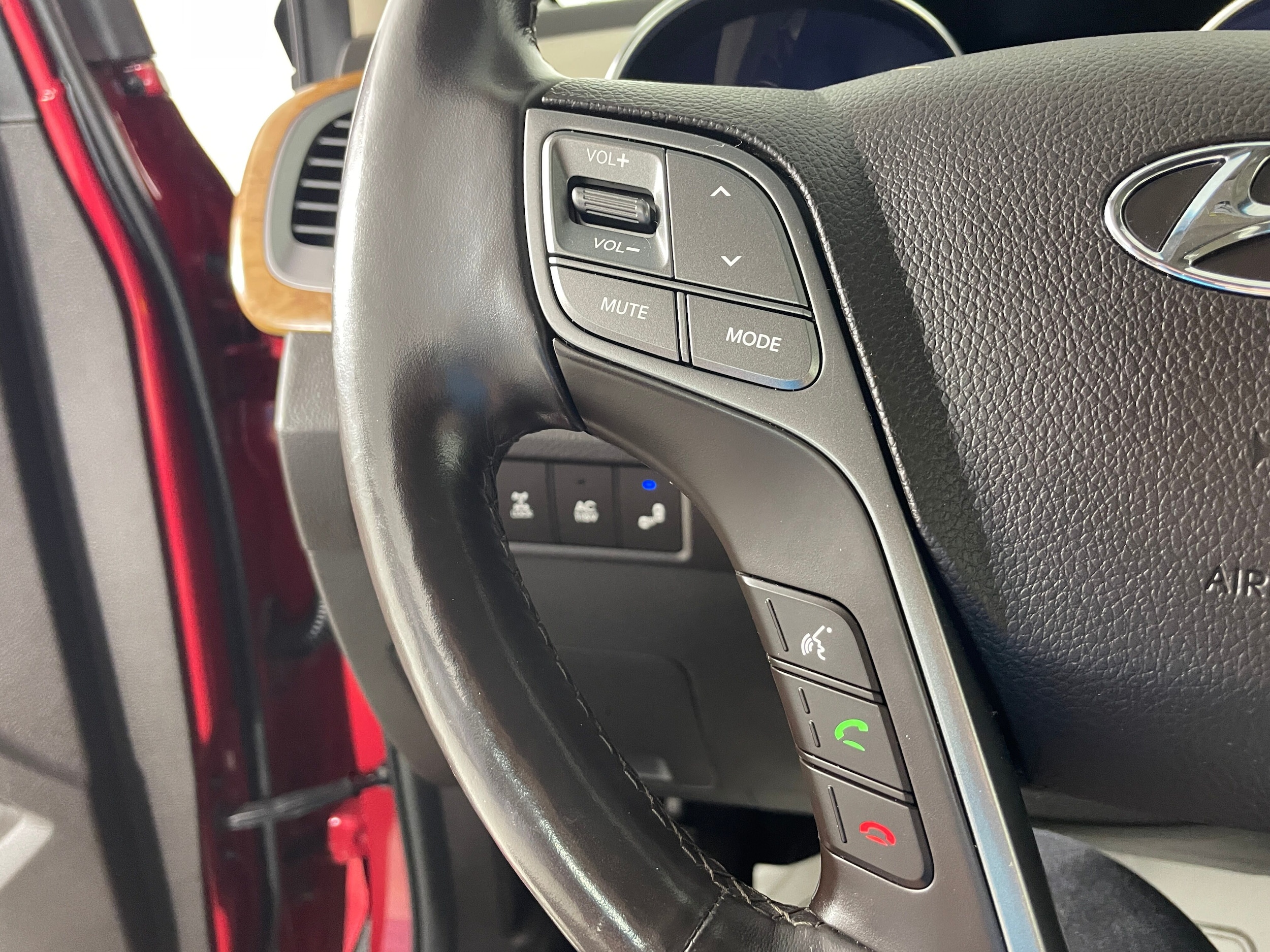 2015 Hyundai Santa Fe Limited - Photo 11