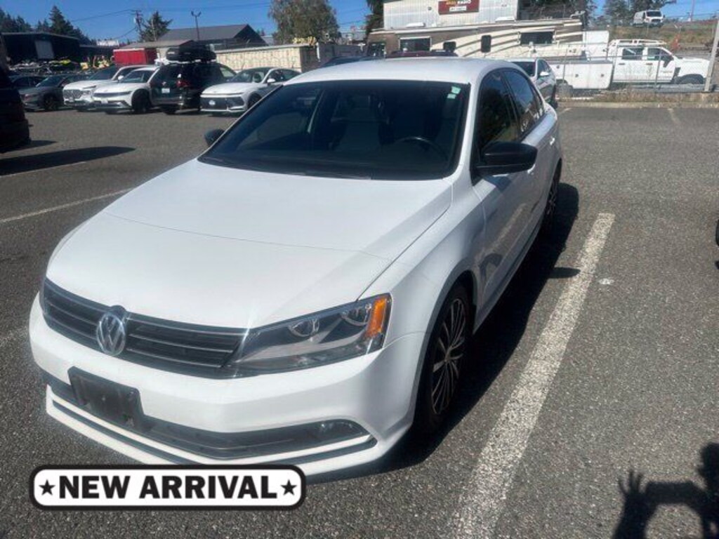 Used 2015 Volkswagen Jetta 1.8T Sport Sedan