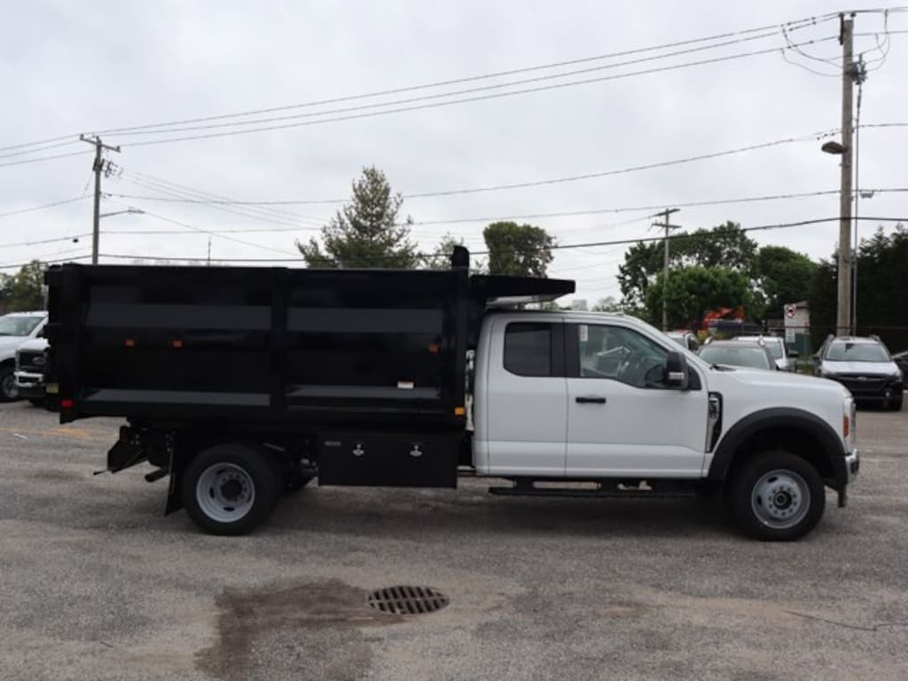 New 2025 Ford Super Duty F-550 DRW XL