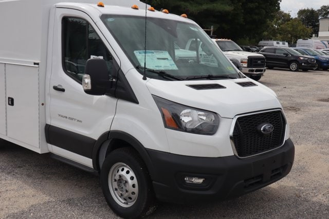 2025 Ford Transit Cutaway Base - Photo 3