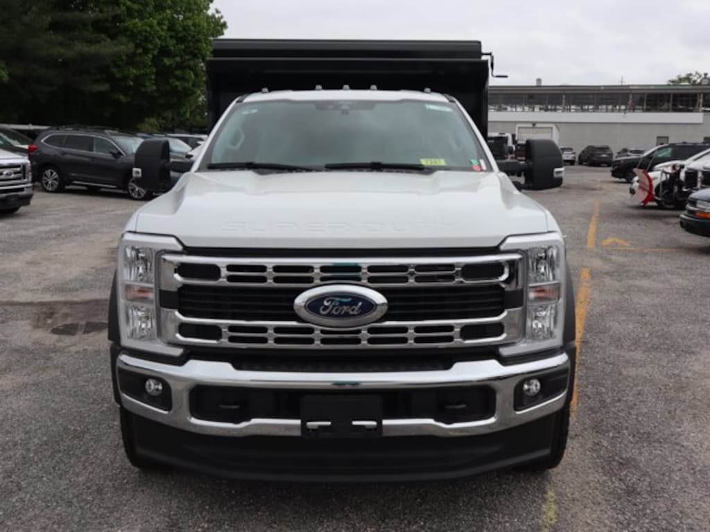New 2025 Ford Super Duty F-550 DRW XL