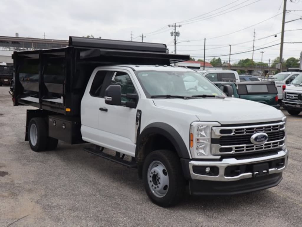 New 2025 Ford Super Duty F-550 DRW XL