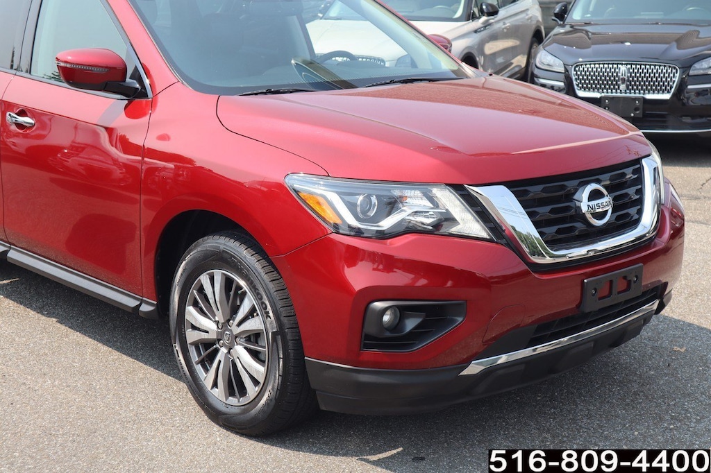 Used 2018 Nissan Pathfinder SV 4x4 SV