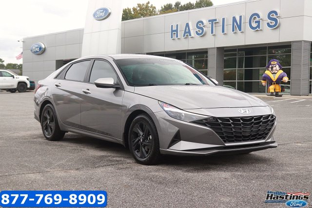 2023 Hyundai Elantra SEL Sedan