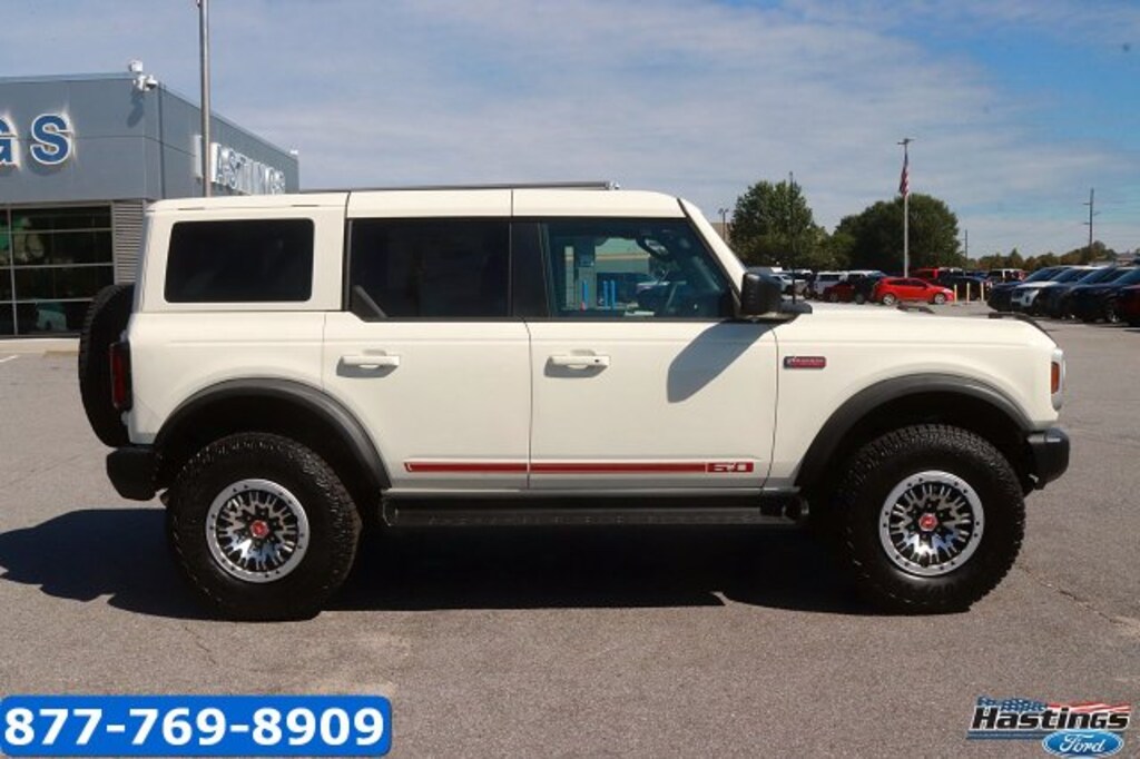 New 2026 Ford Bronco Outer Banks SUV