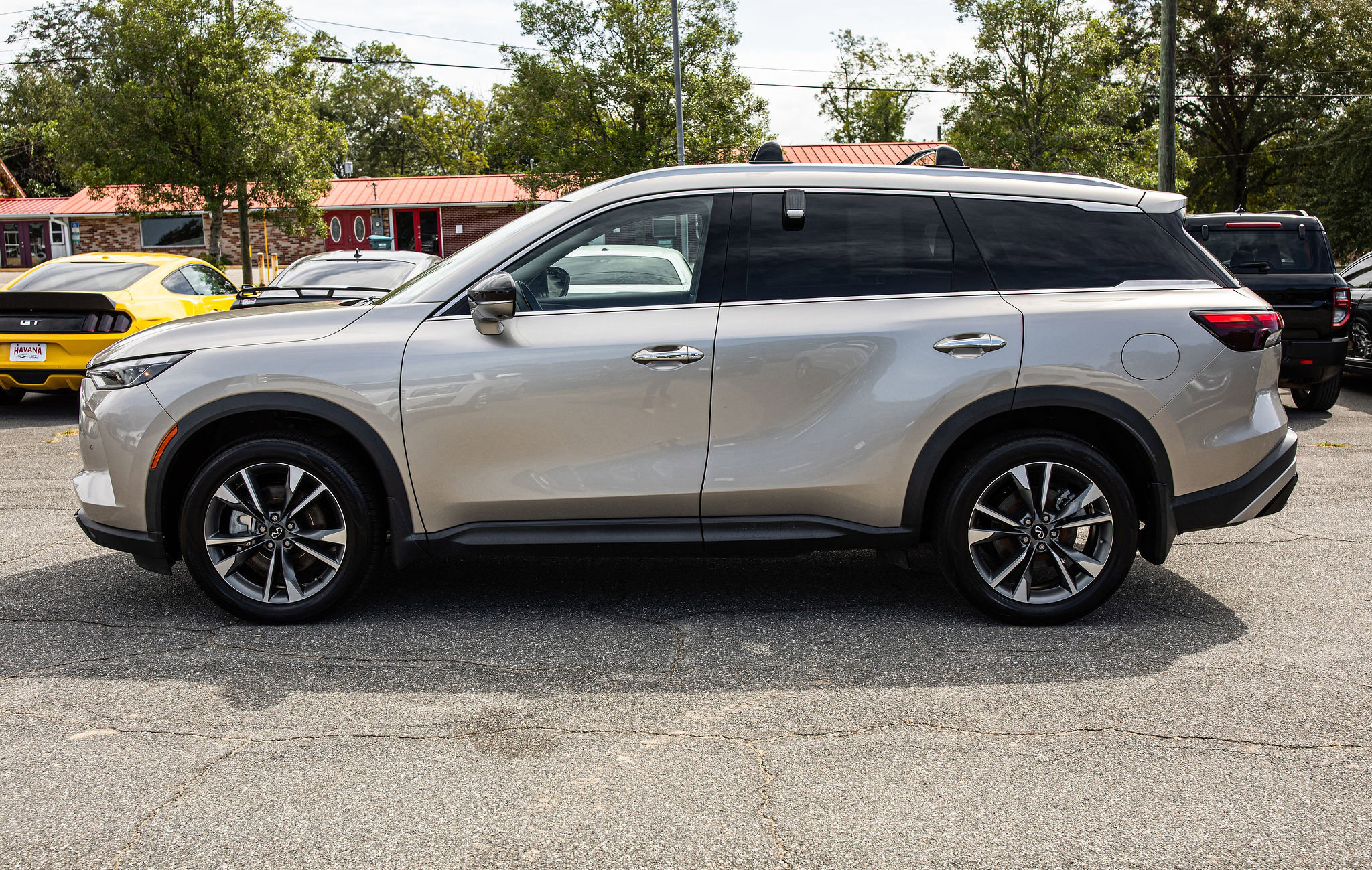 2023 INFINITI QX60 LUXE - Photo 9