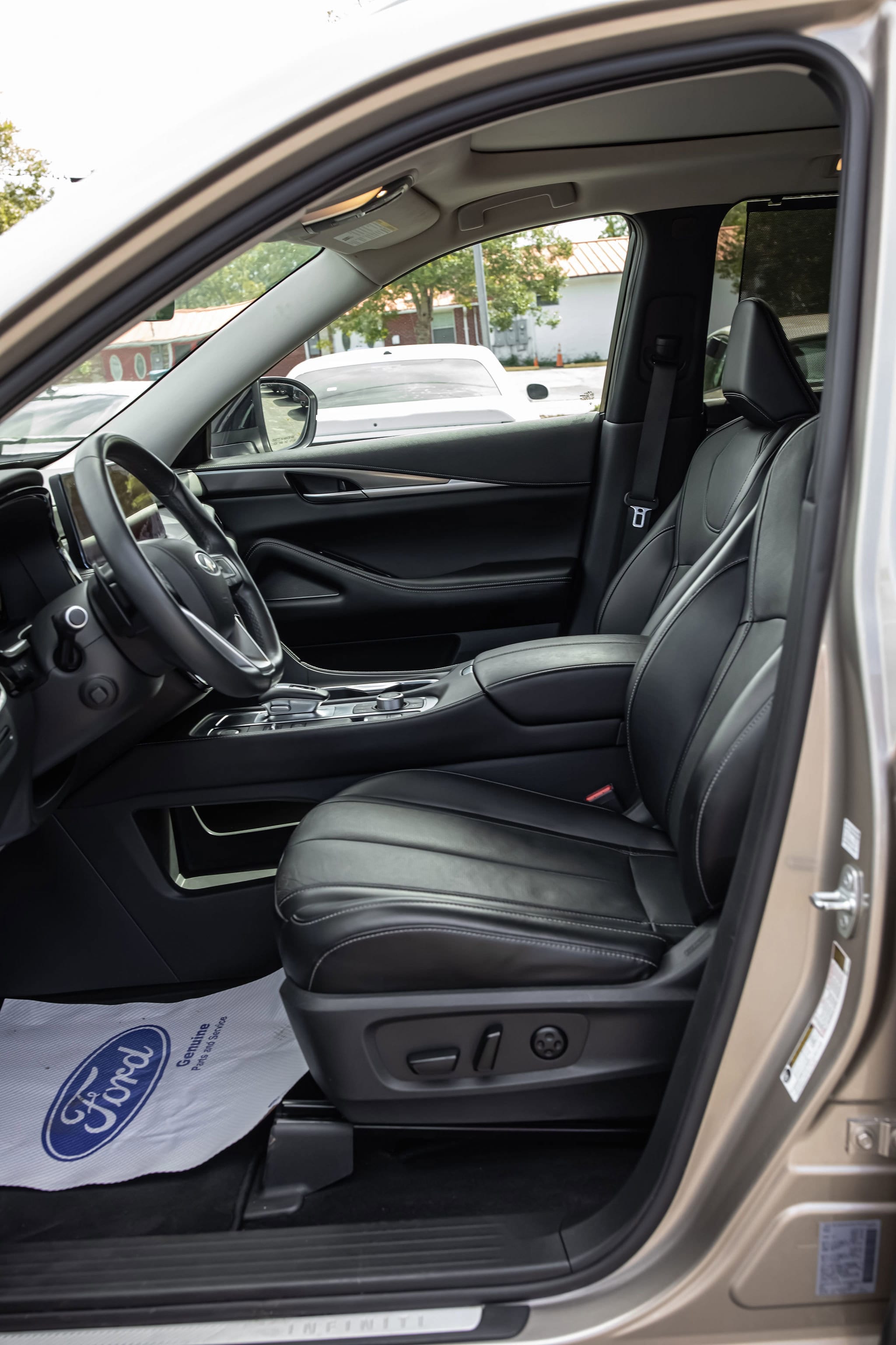 2023 INFINITI QX60 LUXE - Photo 11