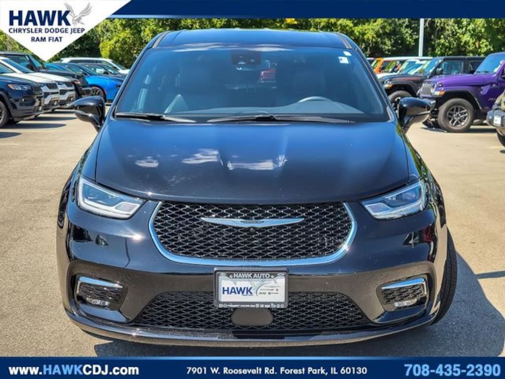 Used 2025 Chrysler Pacifica Select Minivan/Van